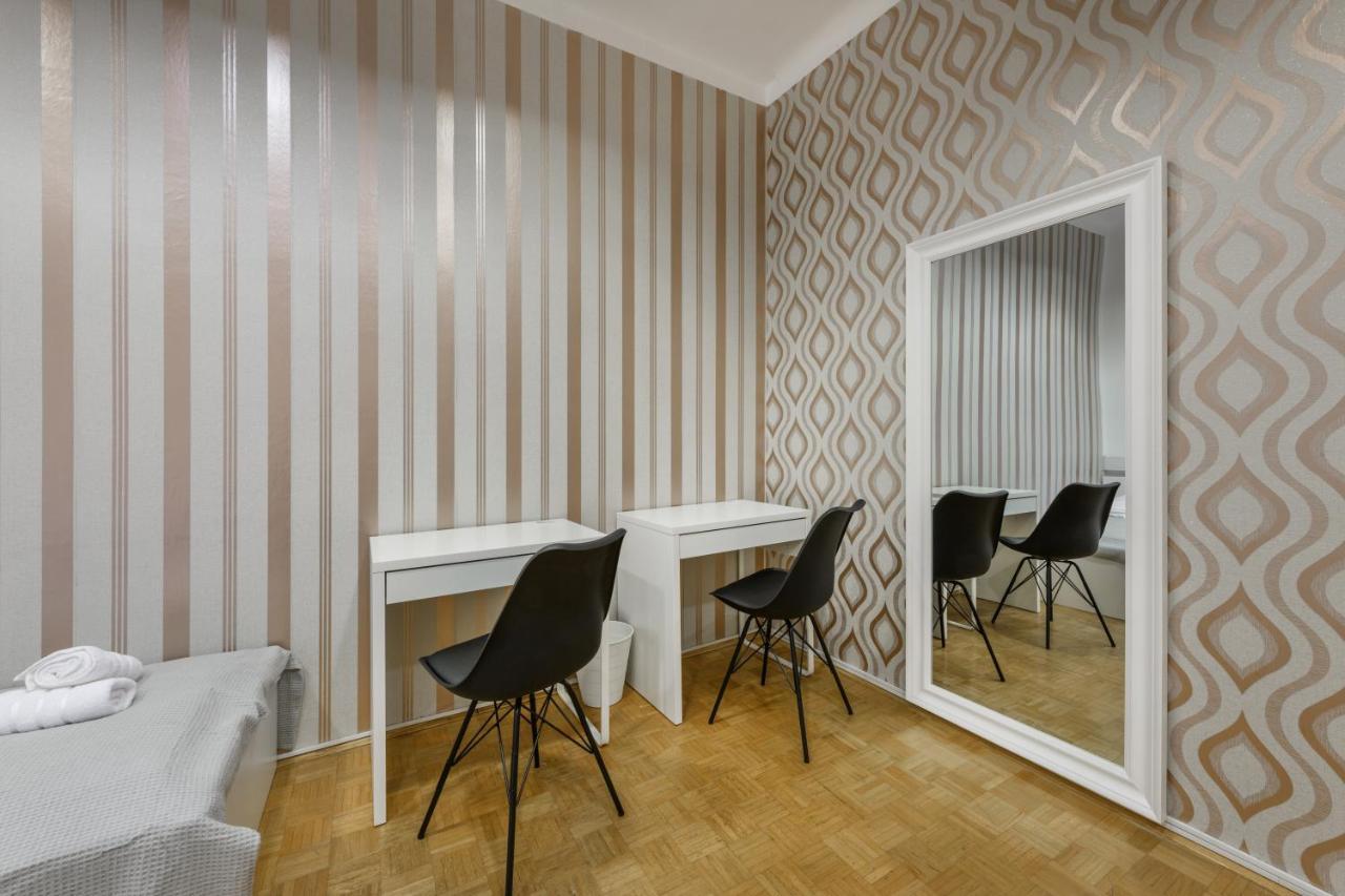 Albergue Royal Rooms***
